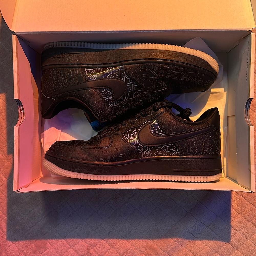 Space Jam x Air Force 1 Computer Chip'
Brand: Nike
Size: US 9.5